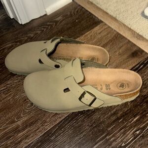 Nubuck Leather Taupe Birkenstock Clogs